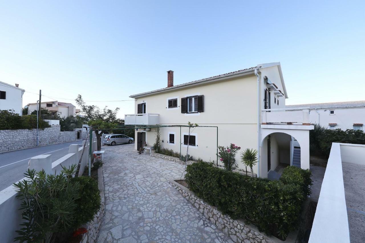 Apartmani Mila Pag Town Zewnętrze zdjęcie