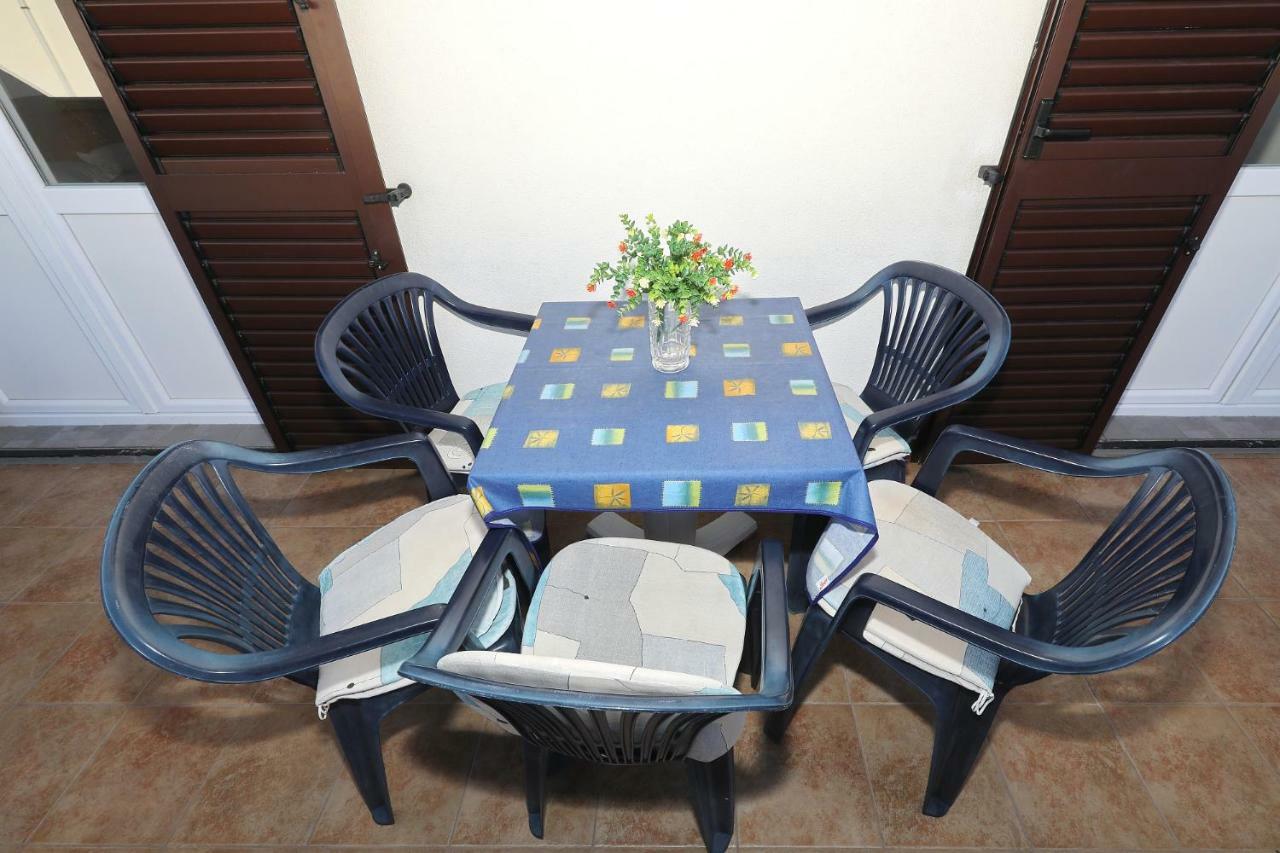 Apartmani Mila Pag Town Zewnętrze zdjęcie