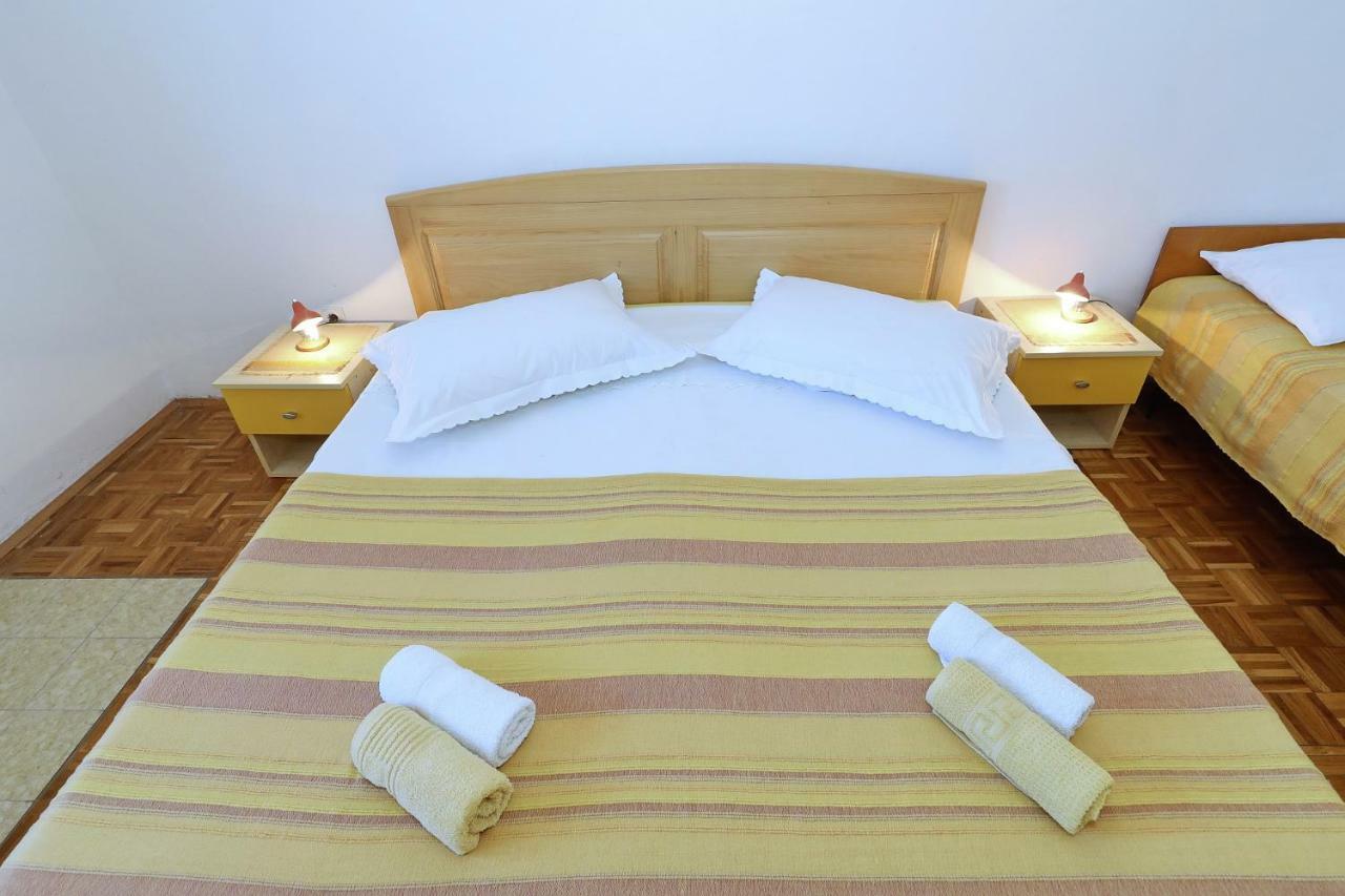 Apartmani Mila Pag Town Zewnętrze zdjęcie
